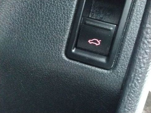 Used 2017 Volkswagen Jetta SEL image 39