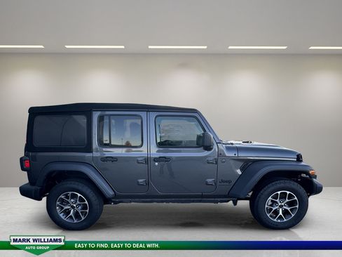 Used 2024 Jeep Wrangler Sport S image 4
