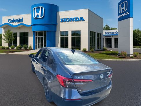 Used 2023 Honda Civic Sport image 4
