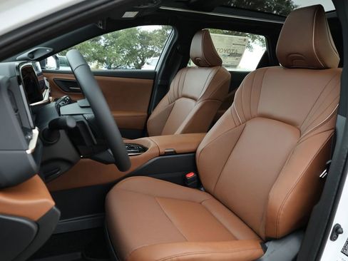 New 2025 Toyota Crown Signia image 27