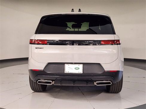 Used 2025 Land Rover Range Rover Sport SE image 10