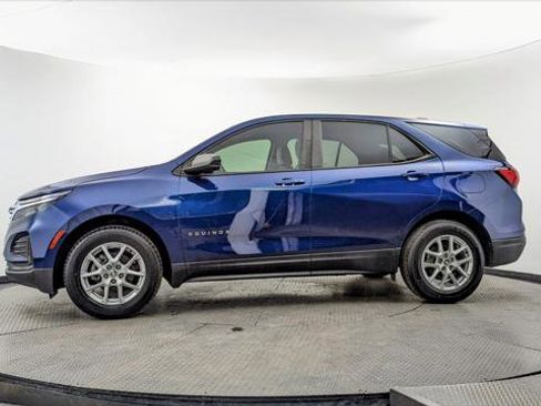 Used 2023 Chevrolet Equinox LS w/ LS Convenience Package image 3