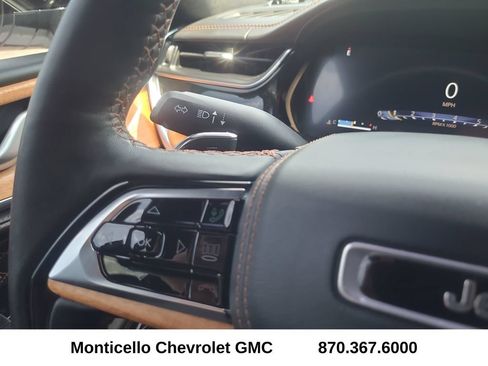 Used 2023 Jeep Grand Cherokee L Summit AWD/4WD image 17
