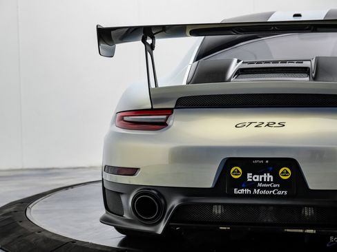 Used 2018 Porsche 911 GT2 RS w/ Weissach Package RWD image 17