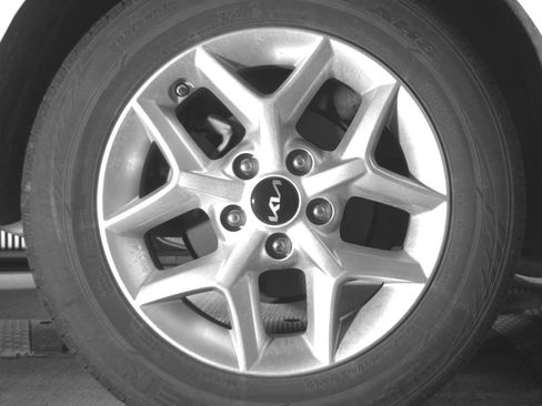 Used 2025 Kia Soul LX w/ LX Technology Package FWD image 24