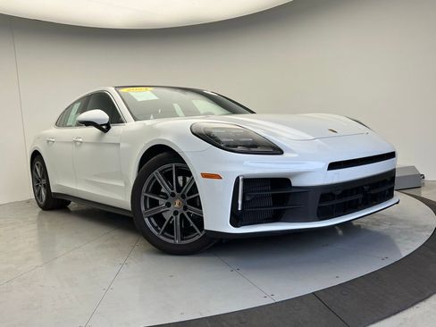 Used 2024 Porsche Panamera image 24