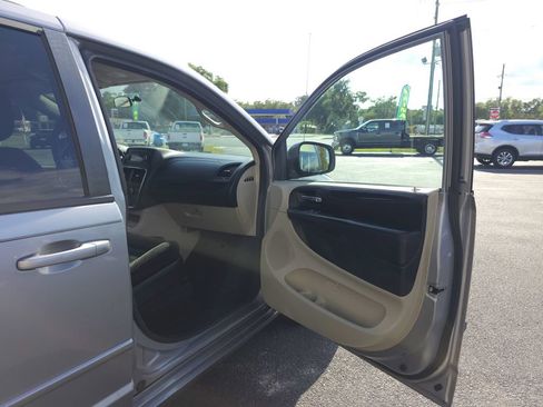 Used 2015 Dodge Grand Caravan SXT FWD image 10
