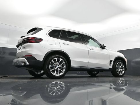 New 2026 BMW X5 xDrive40i w/ Climate Comfort Package AWD/4WD image 42