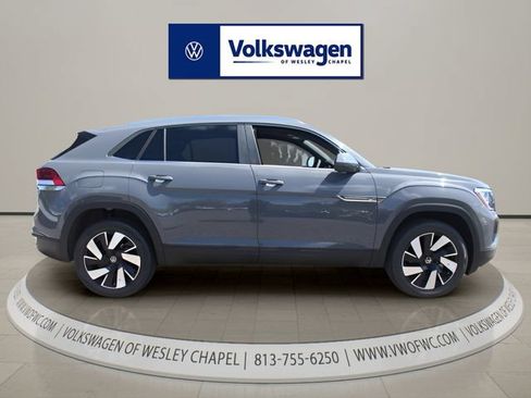 Certified 2026 Volkswagen Atlas Cross Sport SE FWD image 8
