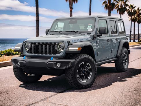 Used 2025 Jeep Wrangler Unlimited Rubicon 4xe AWD/4WD image 2