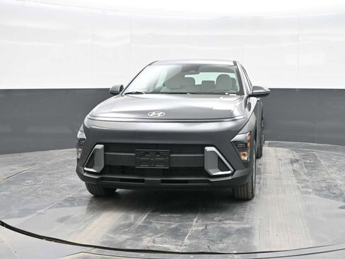New 2026 Hyundai Kona SE image 3