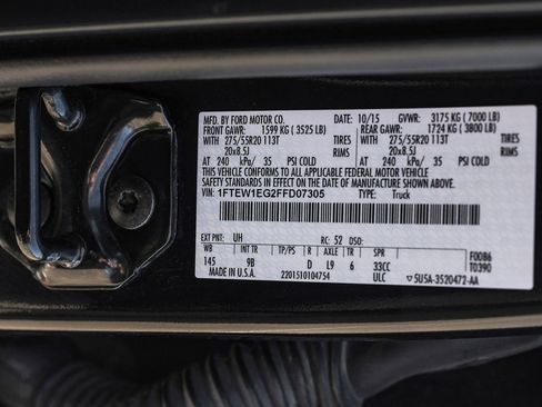 Used 2015 Ford F150 Platinum w/ Equipment Group 701A Luxury image 54