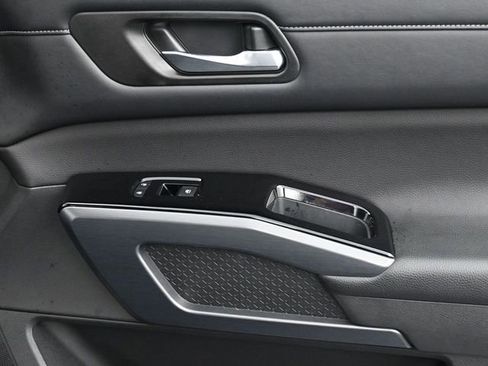 Used 2023 Nissan Pathfinder SL image 33