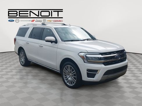 Used 2023 Ford Expedition Max Limited image 3