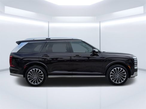 Used 2026 Hyundai Palisade Calligraphy image 2