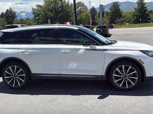 Used 2020 Lincoln Corsair Reserve FWD image 4