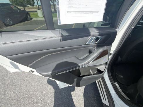 Used 2023 BMW X5 xDrive40i AWD/4WD image 17