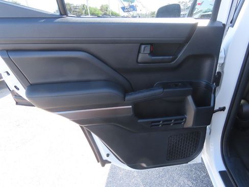 Used 2025 Toyota 4Runner SR5 RWD image 18
