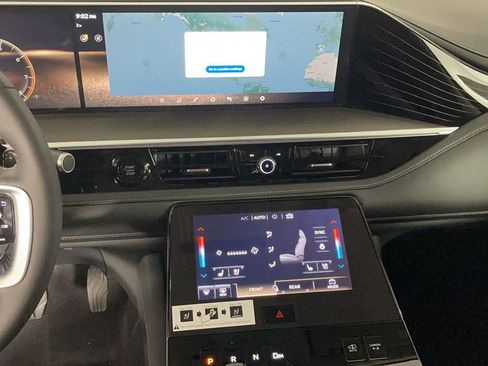 New 2025 INFINITI QX80 Luxe w/ Exterior Package image 16