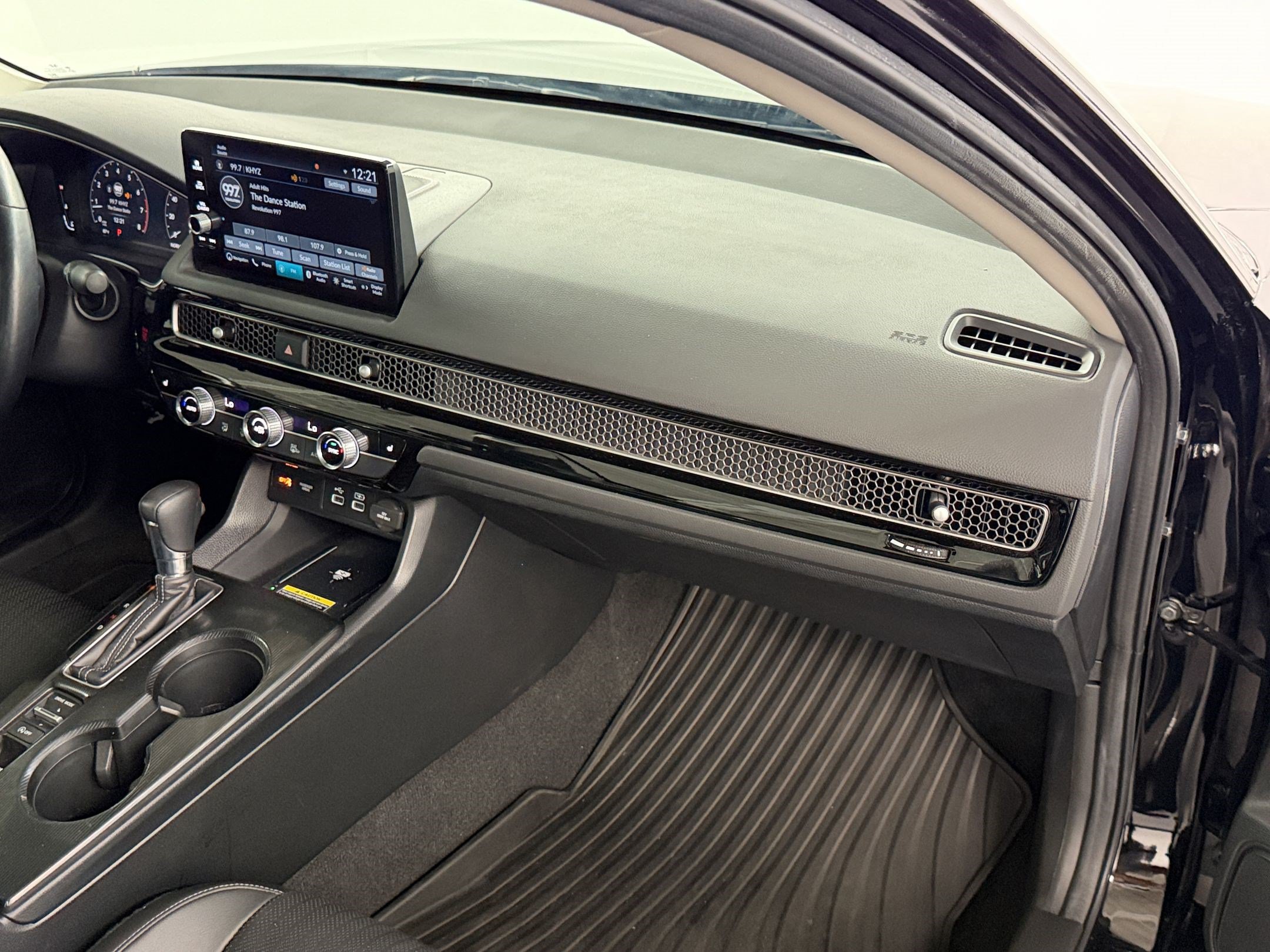 Certified 2024 Honda Civic Touring image 30