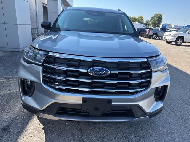 Used 2025 Ford Explorer Active w/ Active Comfort Package AWD/4WD image 4