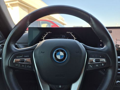 Certified 2023 BMW i4 eDrive35 w/ Premium Package image 16