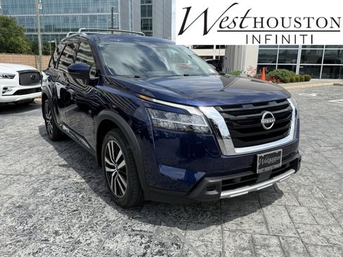 Used 2024 Nissan Pathfinder Platinum w/ Cargo Package FWD image 1