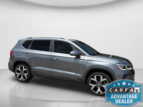 Used 2022 Volkswagen Taos SEL w/ Panoramic Sunroof Package AWD/4WD image 4