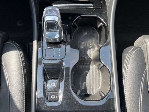 Certified 2023 Volvo XC40 B5 Plus w/ Driver Assist Package AWD/4WD image 29