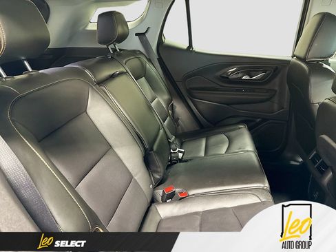 Used 2024 GMC Terrain AT4 w/ Tech Package AWD/4WD image 30