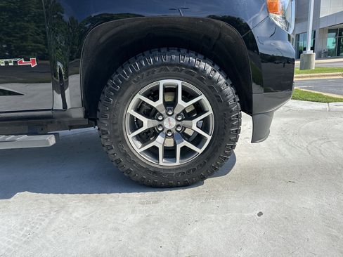 Used 2022 GMC Canyon AT4 w/ Driver Alert Package image 13