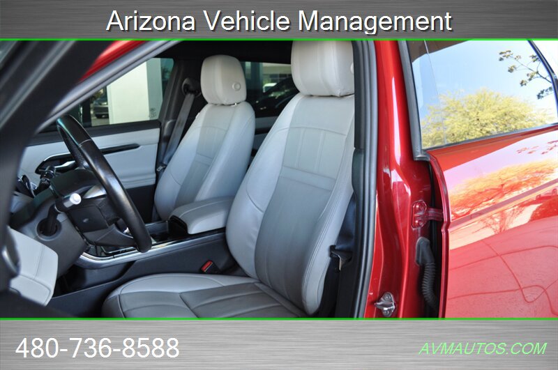 Used 2020 Land Rover Range Rover Evoque SE AWD/4WD image 21