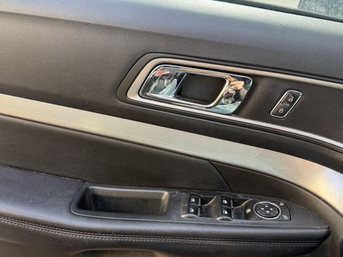 Used 2016 Ford Explorer XLT w/ Equipment Group 202A image 14