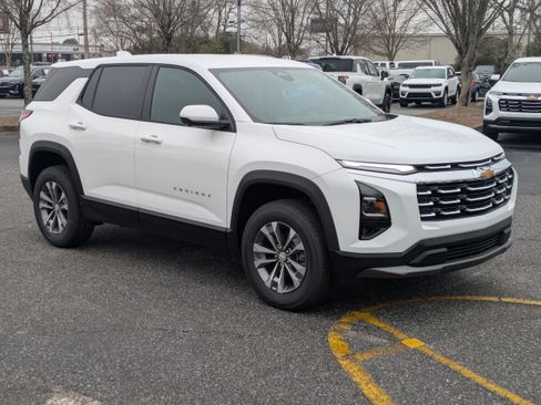 New 2026 Chevrolet Equinox LT w/ Safety and Technology Package image 2