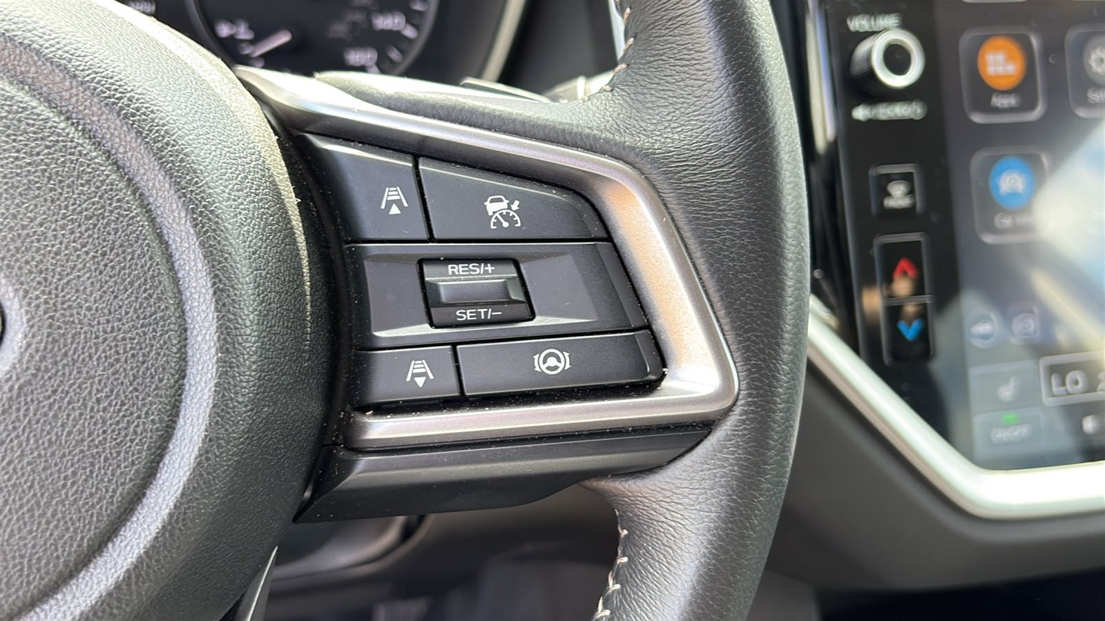 Used 2025 Subaru Ascent Premium AWD/4WD image 12