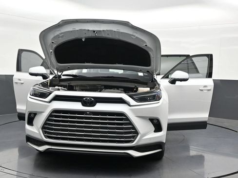 Used 2024 Toyota Grand Highlander AWD Hybrid image 37
