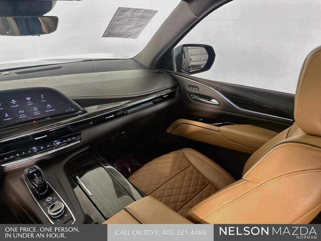 Used 2024 Cadillac Escalade ESV Sport w/ LPO, ONYX Package AWD/4WD image 27