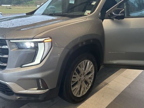 Used 2024 GMC Acadia Elevation w/ Luxury Package image 4