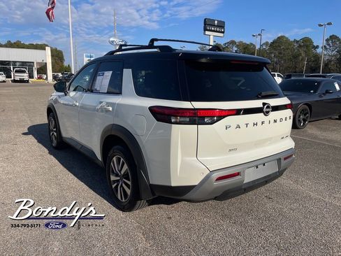 Used 2023 Nissan Pathfinder SL w/ Lighting Package (N92) image 15