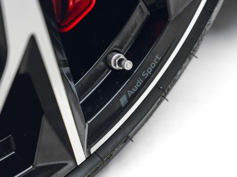 Used 2023 Audi R8 V10 performance RWD image 17