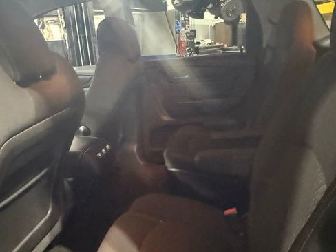 Used 2014 GMC Acadia SLE image 8