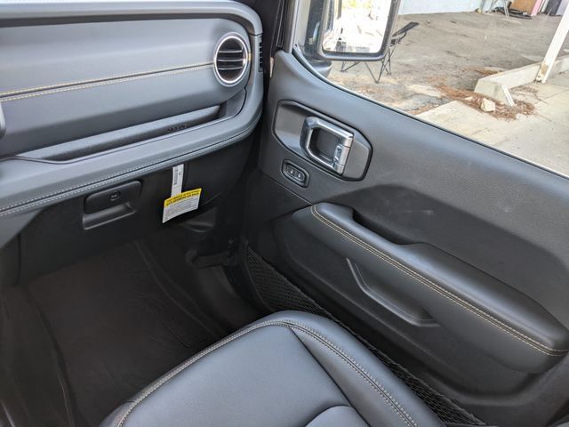 New 2025 Jeep Wrangler Unlimited Sahara AWD/4WD image 12