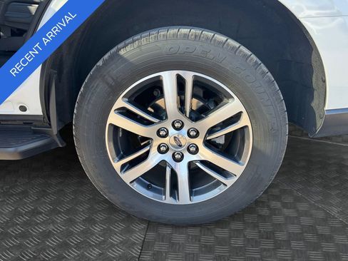 Used 2024 Ford Expedition XLT image 14