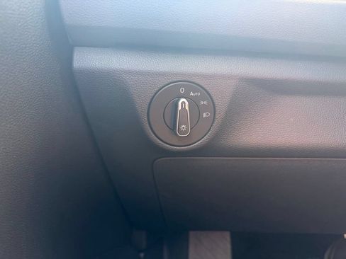 Used 2024 Volkswagen Jetta SE FWD image 25