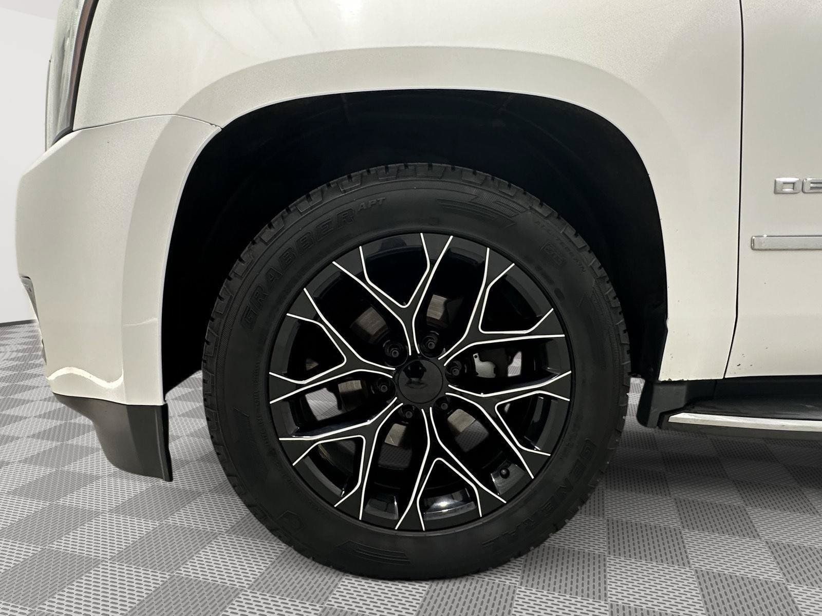 Used 2017 GMC Yukon Denali AWD/4WD image 30