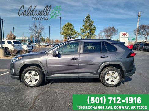 Used 2021 Toyota RAV4 XLE w/ Convenience Package image 8