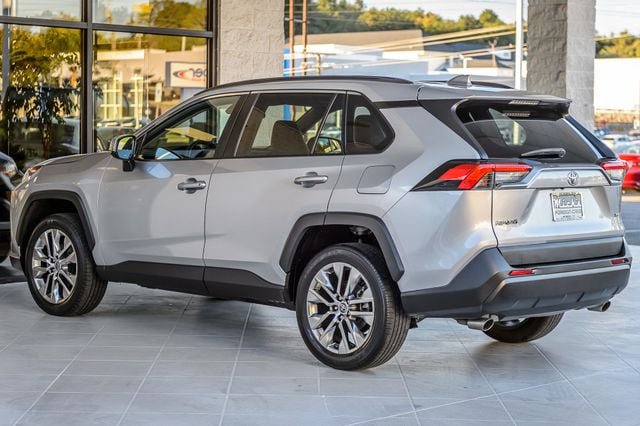 Used 2021 Toyota RAV4 XLE Premium FWD image 7