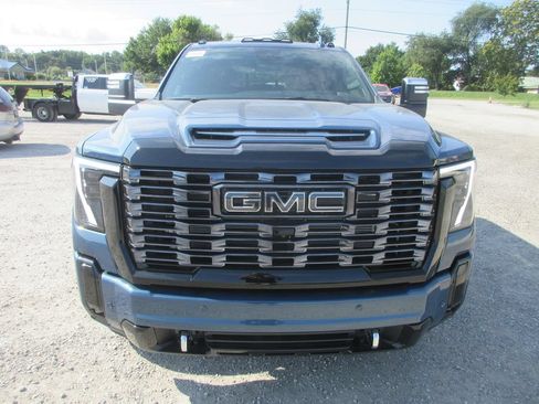 New 2026 GMC Sierra 3500 Denali Ultimate AWD/4WD image 12