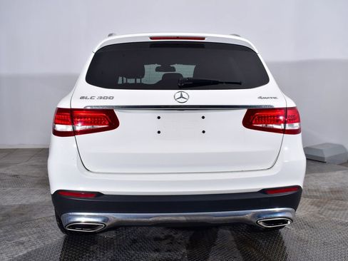 Used 2018 Mercedes-Benz GLC 300 4MATIC image 3