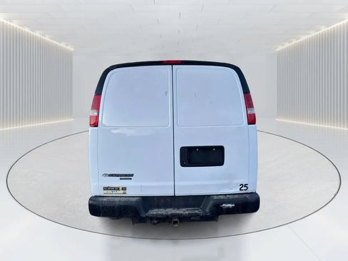 Used 2016 Chevrolet Express 3500 Extended RWD image 5
